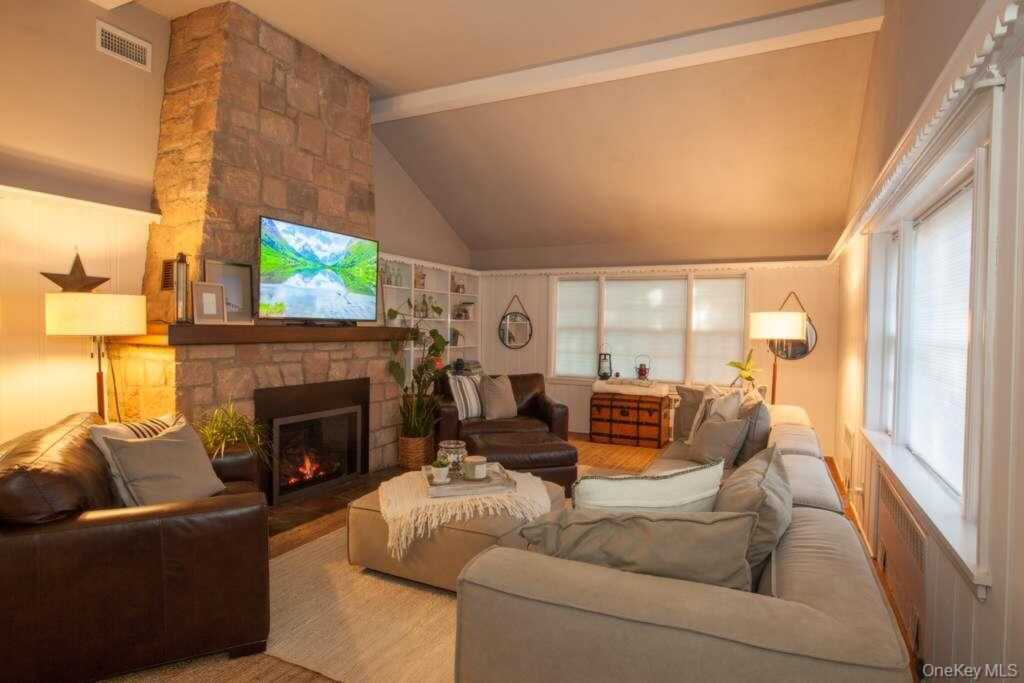 395 Little Tor Road, New City, NY 10956 - Photo 13 of 28