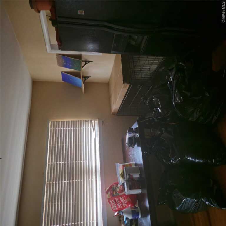 73 Lonergan Drive, Suffern, NY 10901 - Photo 10 of 34