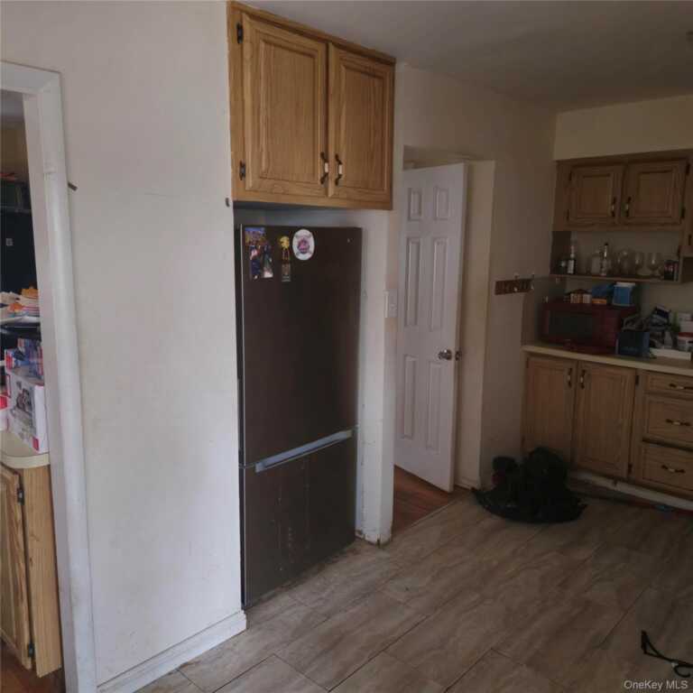 73 Lonergan Drive, Suffern, NY 10901 - Photo 16 of 34