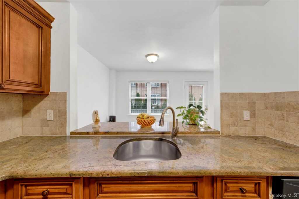 752 Pelham Road, Unit #4, New Rochelle, NY 10805 - Photo 10 of 27