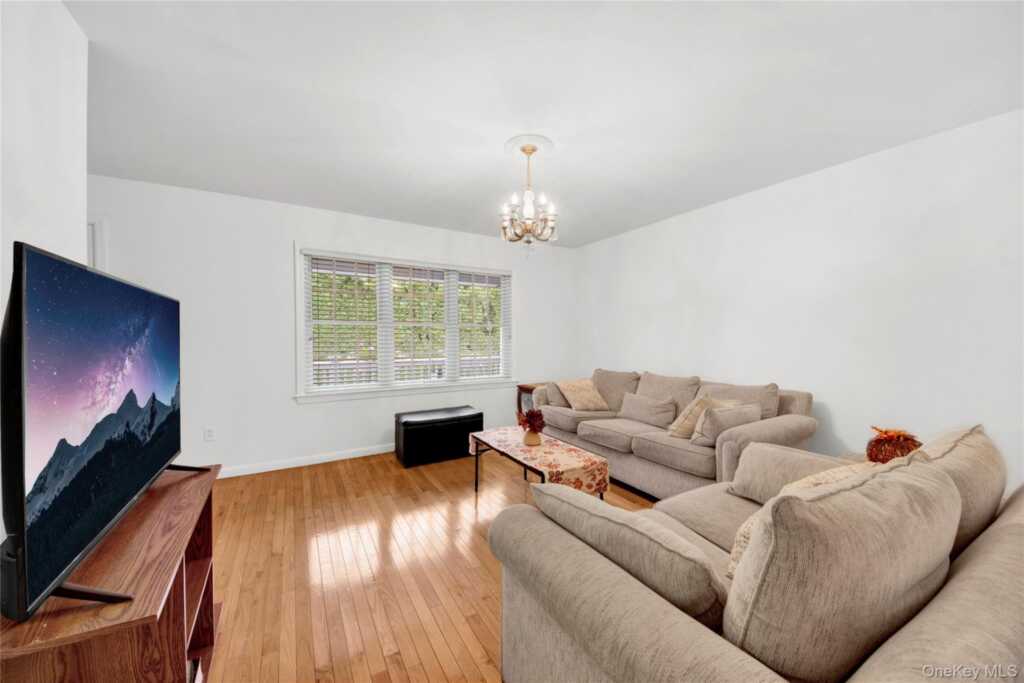 752 Pelham Road, Unit #4, New Rochelle, NY 10805 - Photo 14 of 27