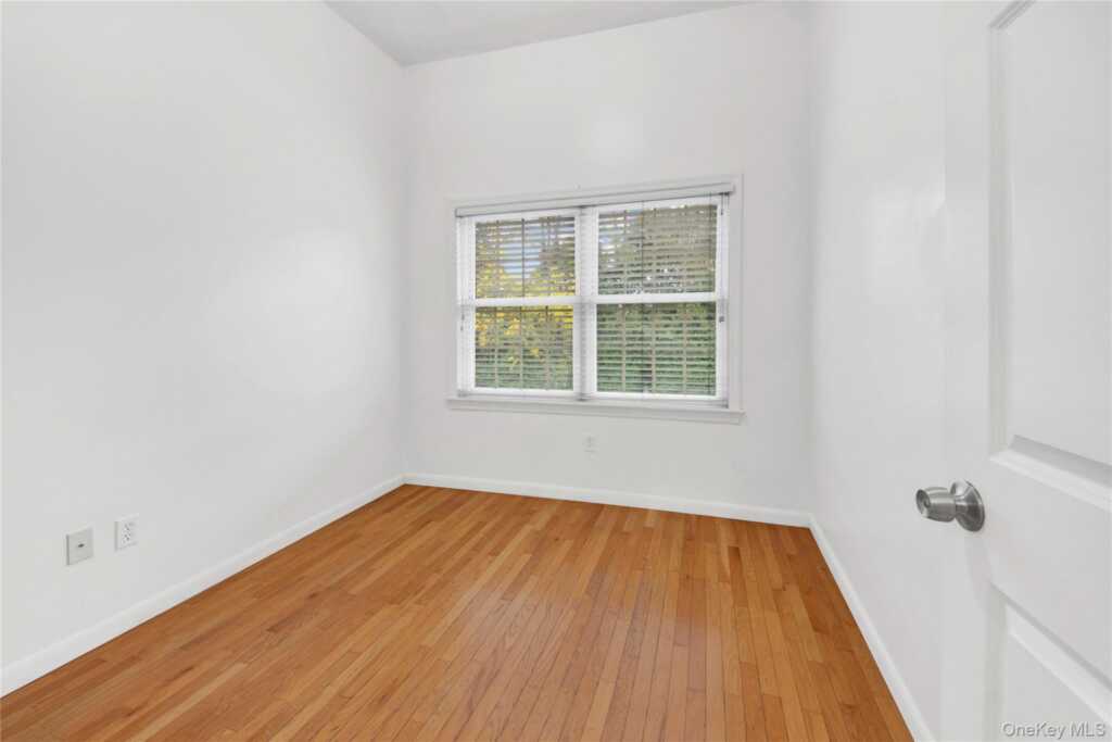 752 Pelham Road, Unit #4, New Rochelle, NY 10805 - Photo 18 of 27