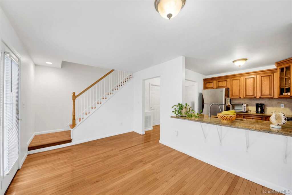 752 Pelham Road, Unit #4, New Rochelle, NY 10805 - Photo 8 of 27