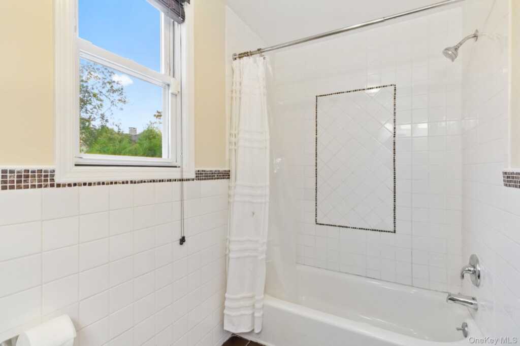 13 Hanford Street, Unit #1, New Rochelle, NY 10805 - Photo 14 of 19