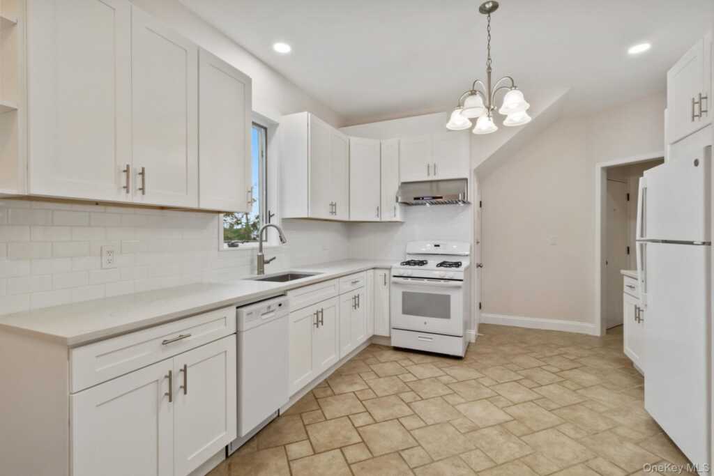 13 Hanford Street, Unit #1, New Rochelle, NY 10805 - Photo 6 of 19