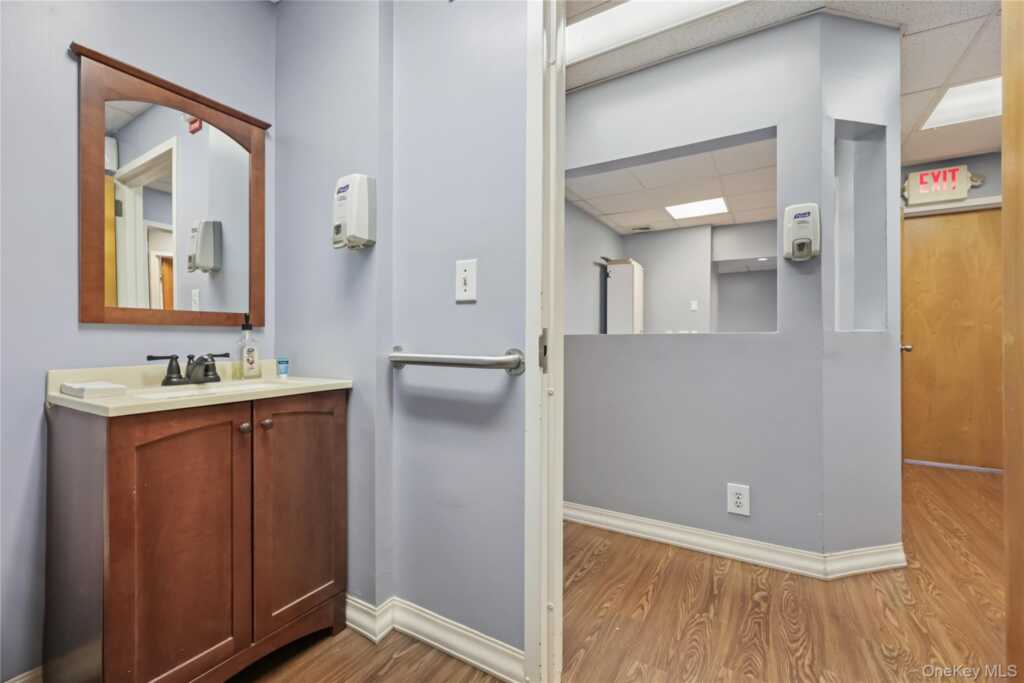 108 Van Guilder Avenue, New Rochelle, NY 10801 - Photo 30 of 41