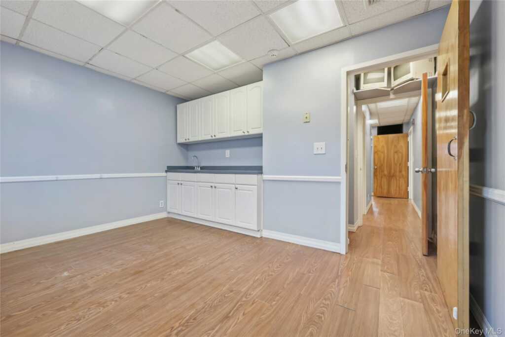 108 Van Guilder Avenue, New Rochelle, NY 10801 - Photo 32 of 41