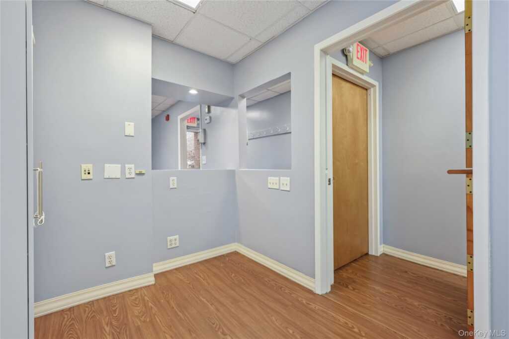 108 Van Guilder Avenue, New Rochelle, NY 10801 - Photo 37 of 41