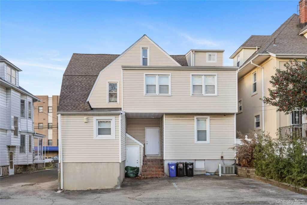 108 Van Guilder Avenue, New Rochelle, NY 10801 - Photo 4 of 41