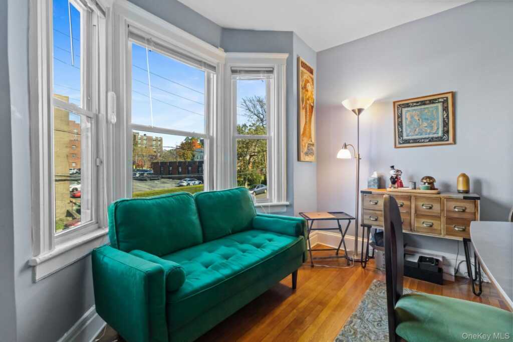 108 Van Guilder Avenue, New Rochelle, NY 10801 - Photo 5 of 41