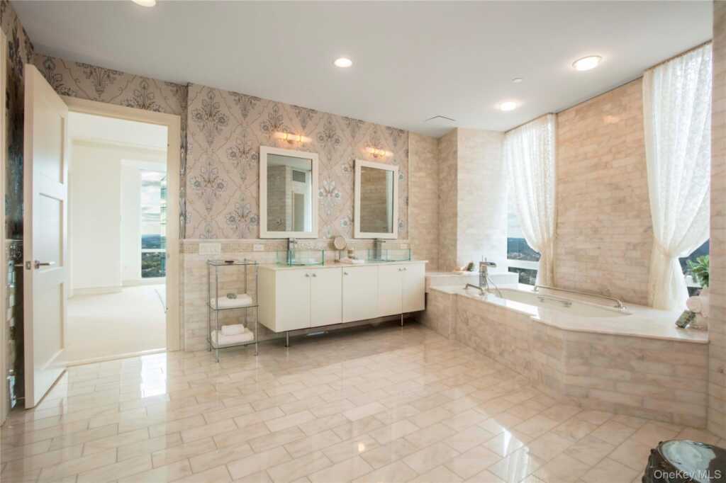 1 Renaissance Square, Unit #PH4CD, White Plains, NY 10601 - Photo 17 of 24