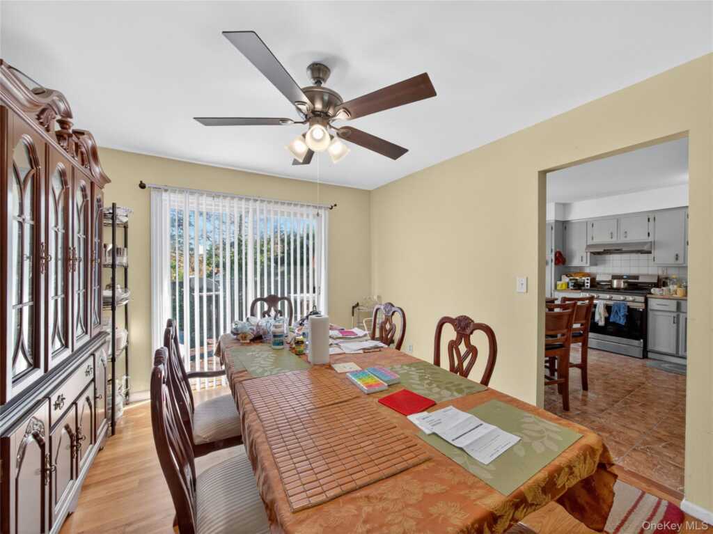 37 Carnation Drive, Nanuet, NY 10954 - Photo 10 of 38