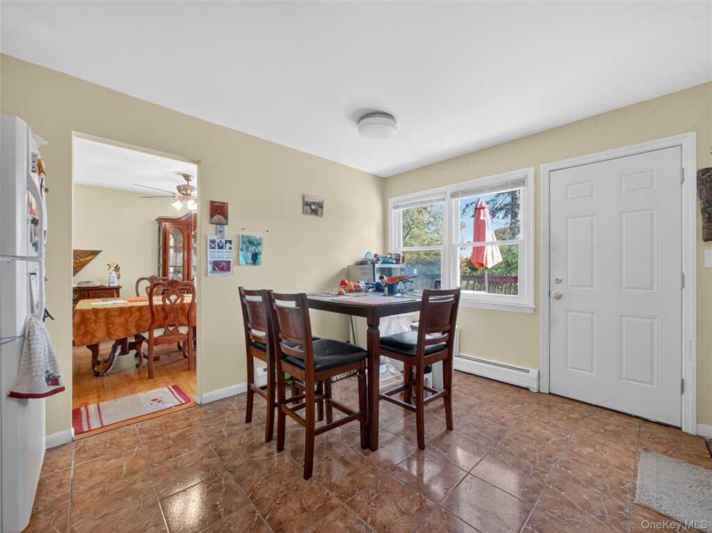 37 Carnation Drive, Nanuet, NY 10954 - Photo 14 of 38