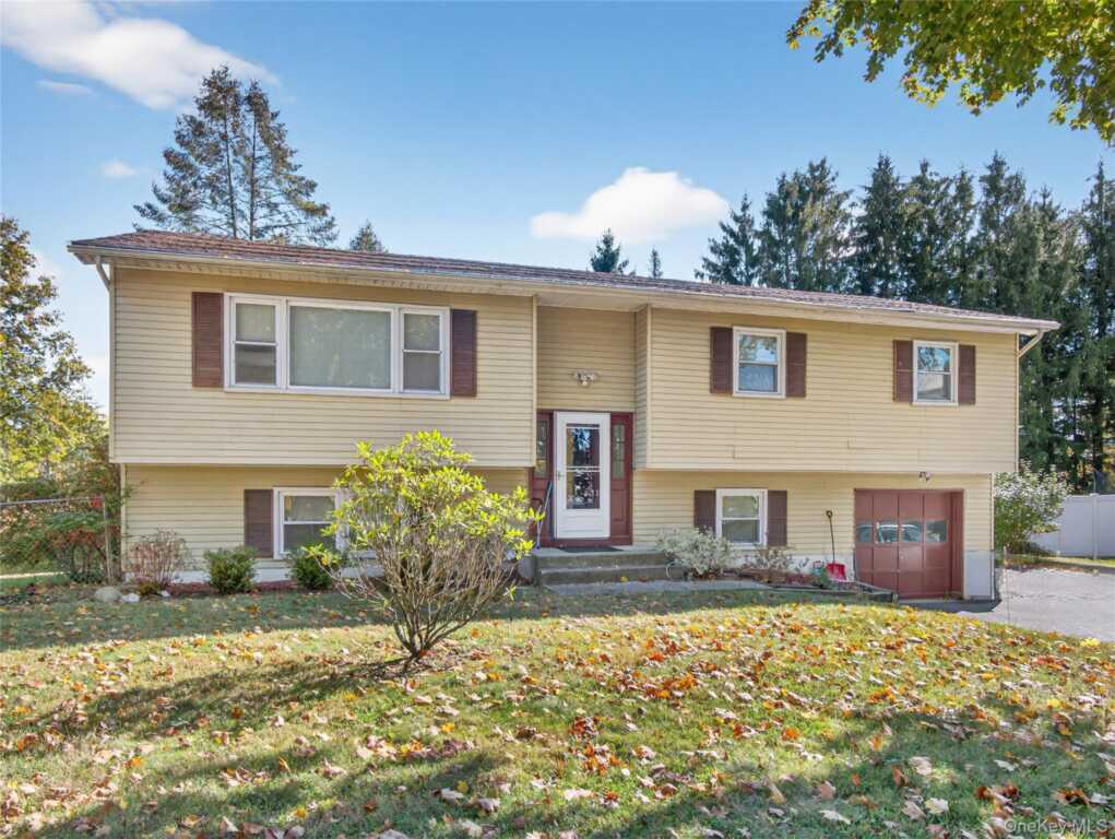 37 Carnation Drive, Nanuet, NY 10954 - Photo 2 of 38