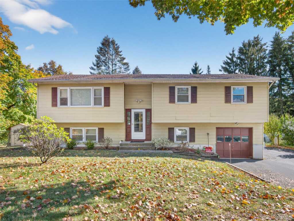 37 Carnation Drive, Nanuet, NY 10954 - Photo 3 of 38