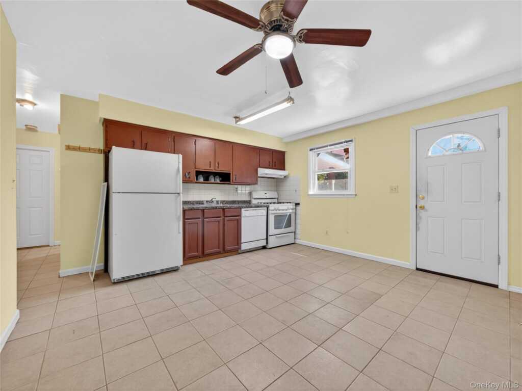 37 Carnation Drive, Nanuet, NY 10954 - Photo 31 of 38