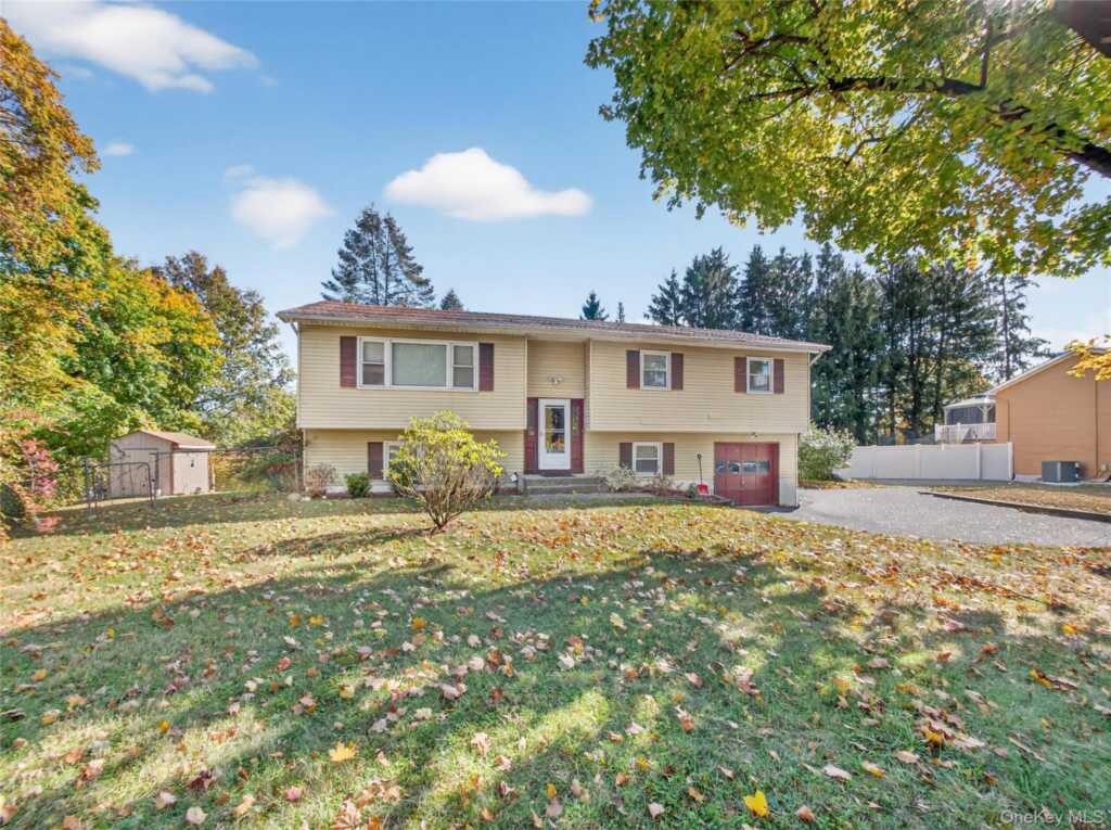 37 Carnation Drive, Nanuet, NY 10954 - Photo 5 of 38