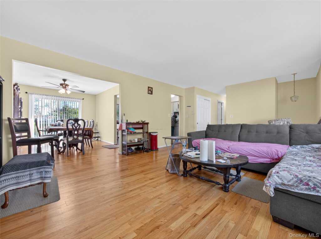 37 Carnation Drive, Nanuet, NY 10954 - Photo 7 of 38