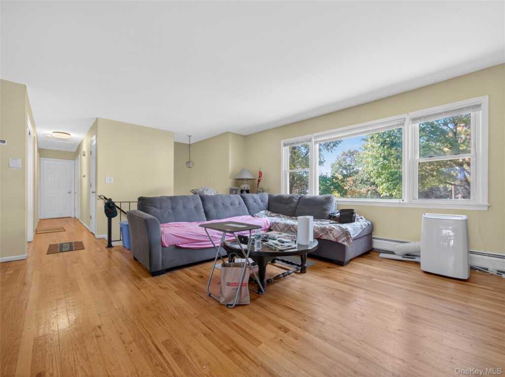 37 Carnation Drive, Nanuet, NY 10954 - Photo 8 of 38