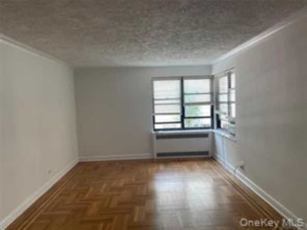 210 Martine Avenue, Unit #2M, White Plains, NY 10601 - Photo 4 of 10