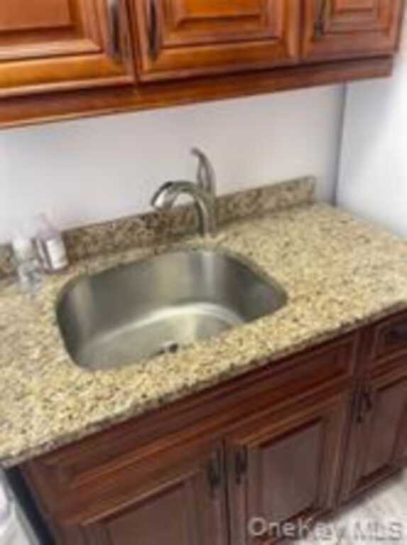 210 Martine Avenue, Unit #2M, White Plains, NY 10601 - Photo 8 of 10