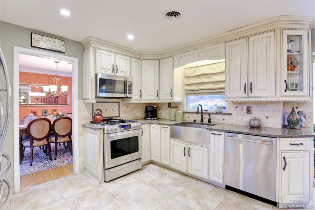 3 Mohawk Court, Stony Point, NY 10980 - Photo 8 of 35