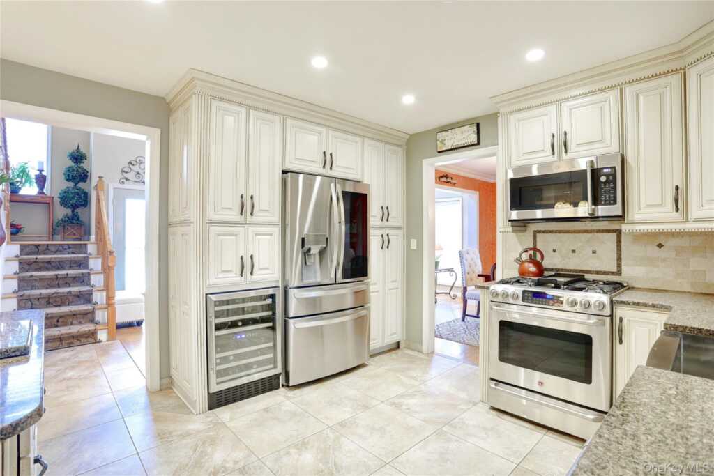 3 Mohawk Court, Stony Point, NY 10980 - Photo 9 of 35