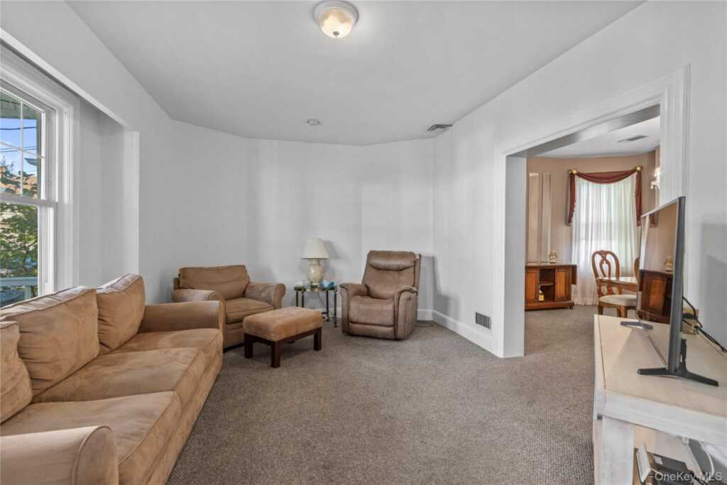 20 Lincoln Street, New Rochelle, NY 10801 - Photo 8 of 28