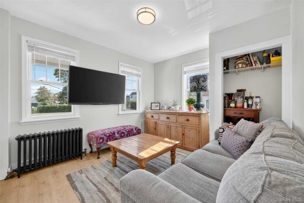 44 Madeleine Avenue, New Rochelle, NY 10801 - Photo 12 of 38