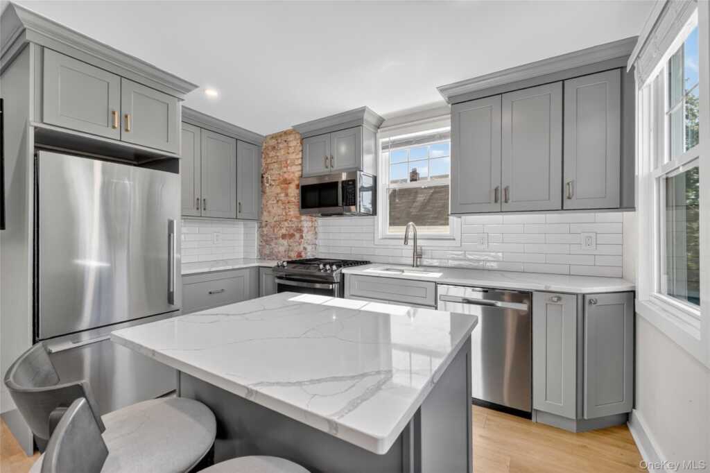 44 Madeleine Avenue, New Rochelle, NY 10801 - Photo 17 of 38