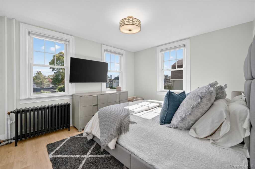 44 Madeleine Avenue, New Rochelle, NY 10801 - Photo 20 of 38