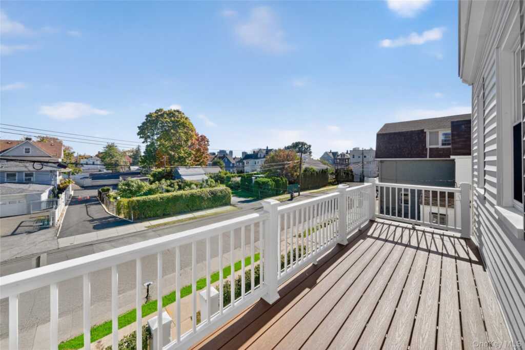 44 Madeleine Avenue, New Rochelle, NY 10801 - Photo 28 of 38