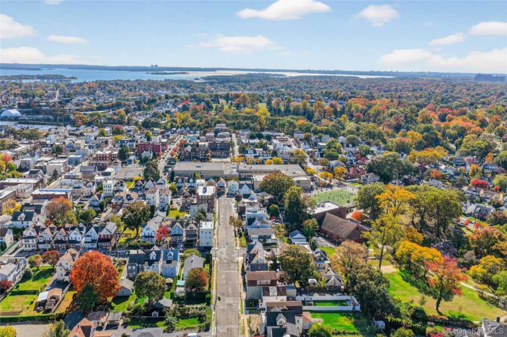 44 Madeleine Avenue, New Rochelle, NY 10801 - Photo 34 of 38