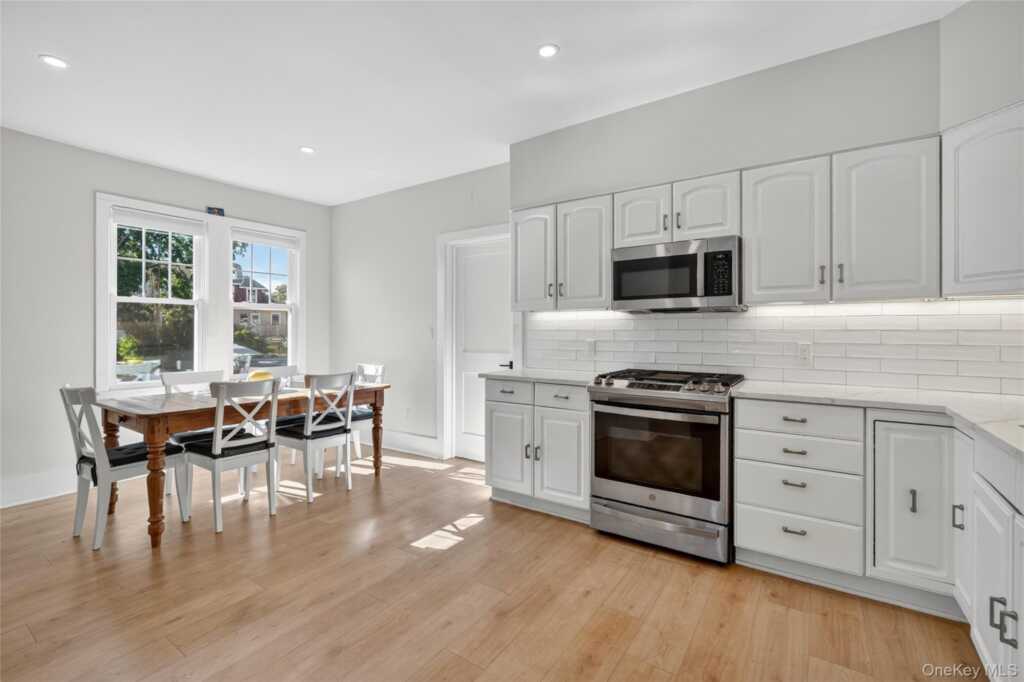 44 Madeleine Avenue, New Rochelle, NY 10801 - Photo 6 of 38