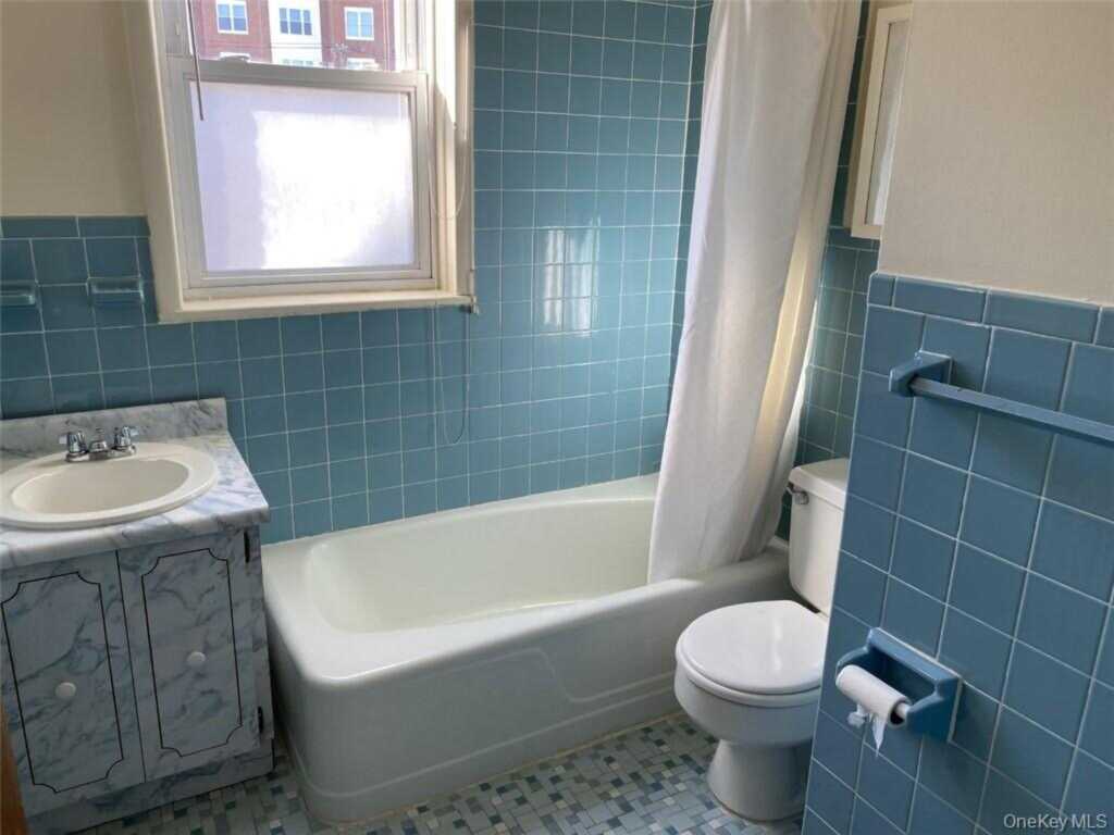 194 Webster Avenue, New Rochelle, NY 10801 - Photo 4 of 21