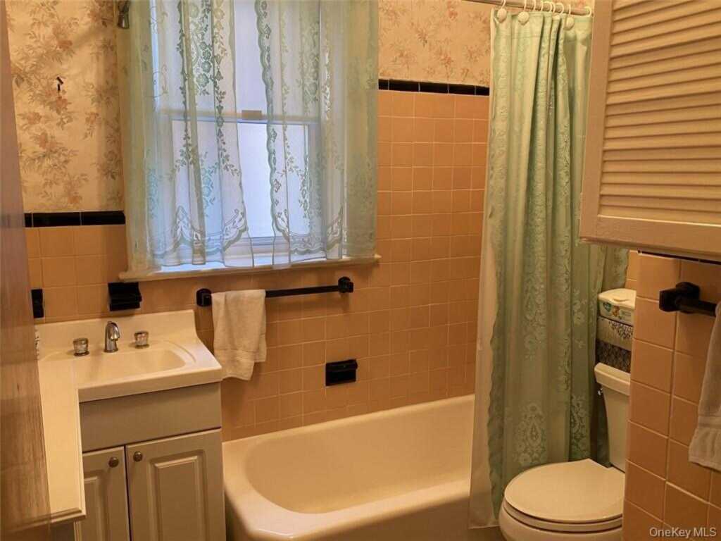 194 Webster Avenue, New Rochelle, NY 10801 - Photo 8 of 21