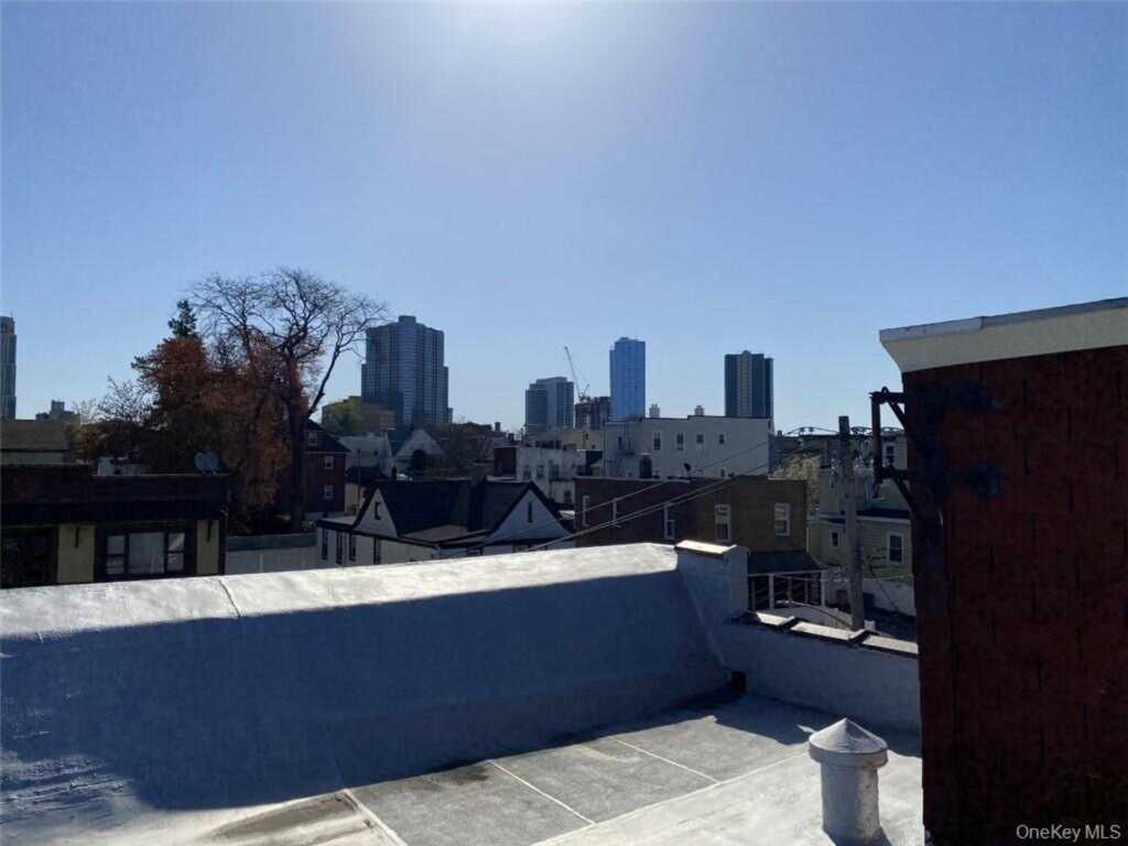 194 Webster Avenue, New Rochelle, NY 10801 - Photo 9 of 21