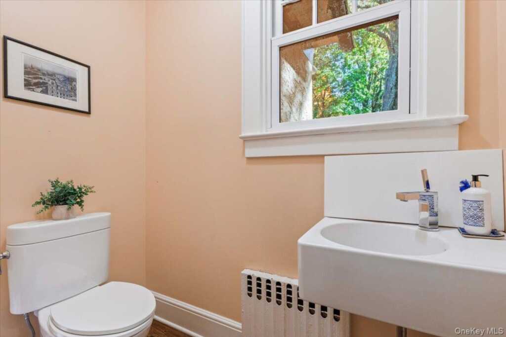 1017 The Parkway, Rye, NY 10543 - Photo 16 of 41