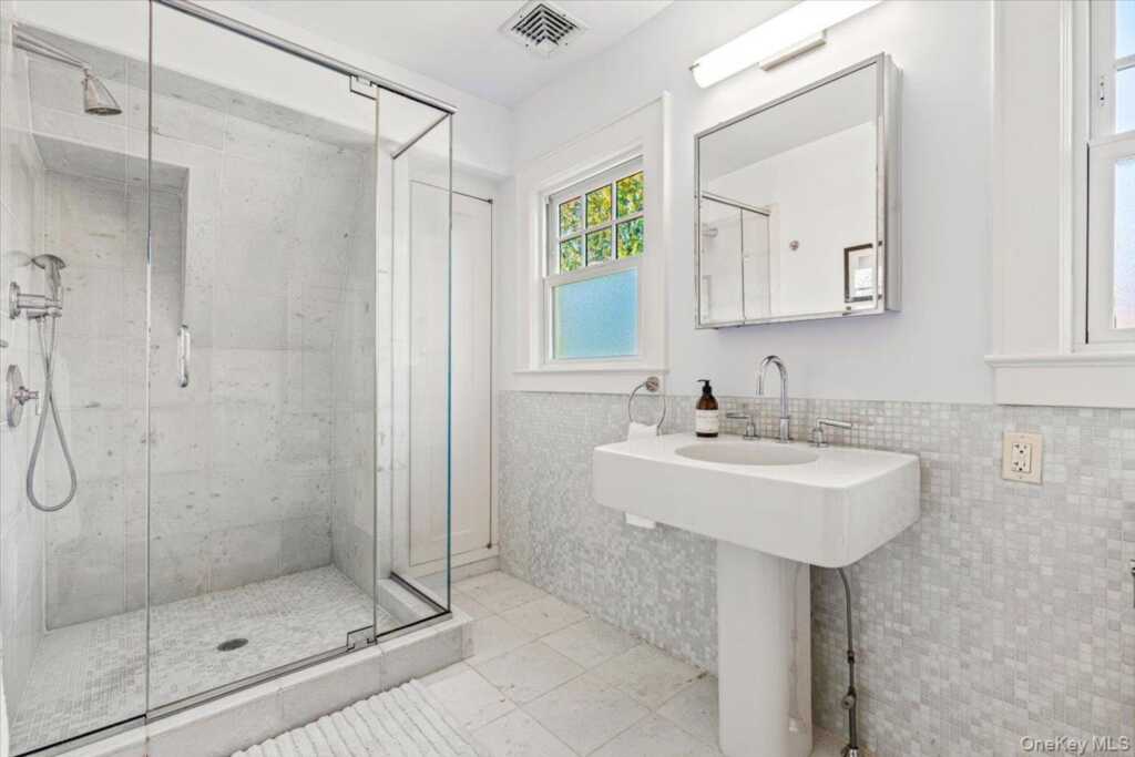 1017 The Parkway, Rye, NY 10543 - Photo 20 of 41