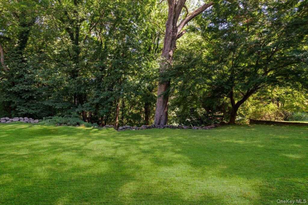 1017 The Parkway, Rye, NY 10543 - Photo 32 of 41