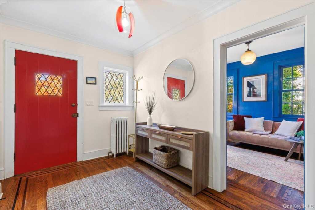 1017 The Parkway, Rye, NY 10543 - Photo 4 of 41