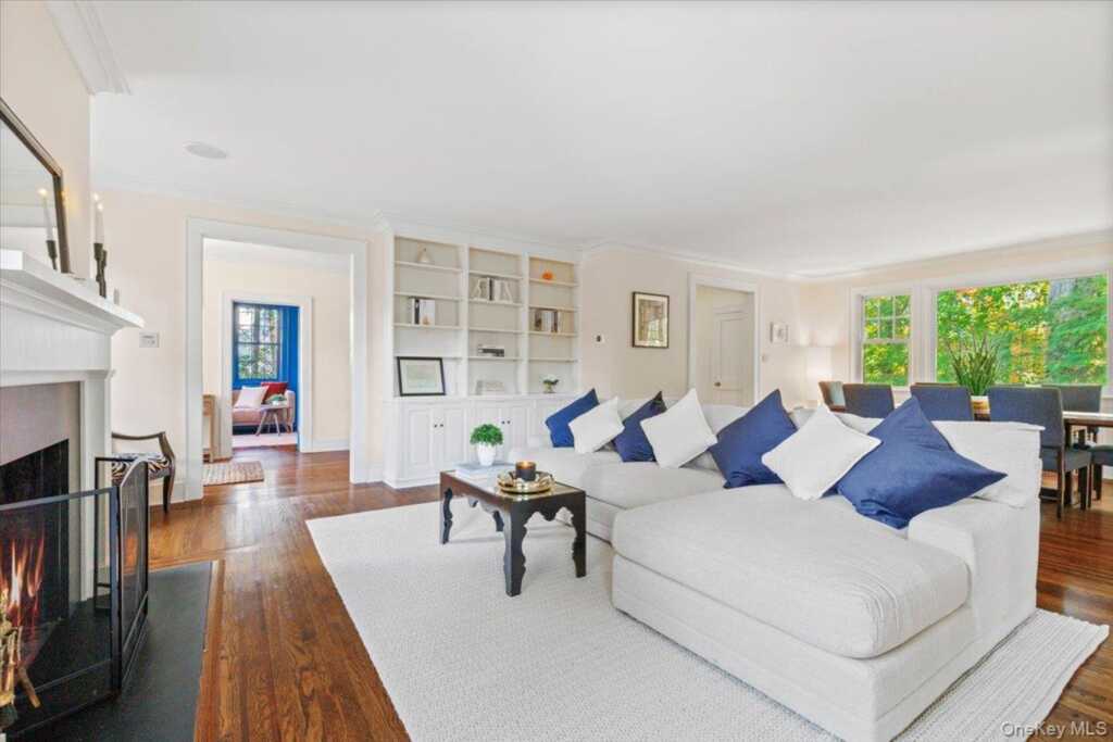 1017 The Parkway, Rye, NY 10543 - Photo 6 of 41