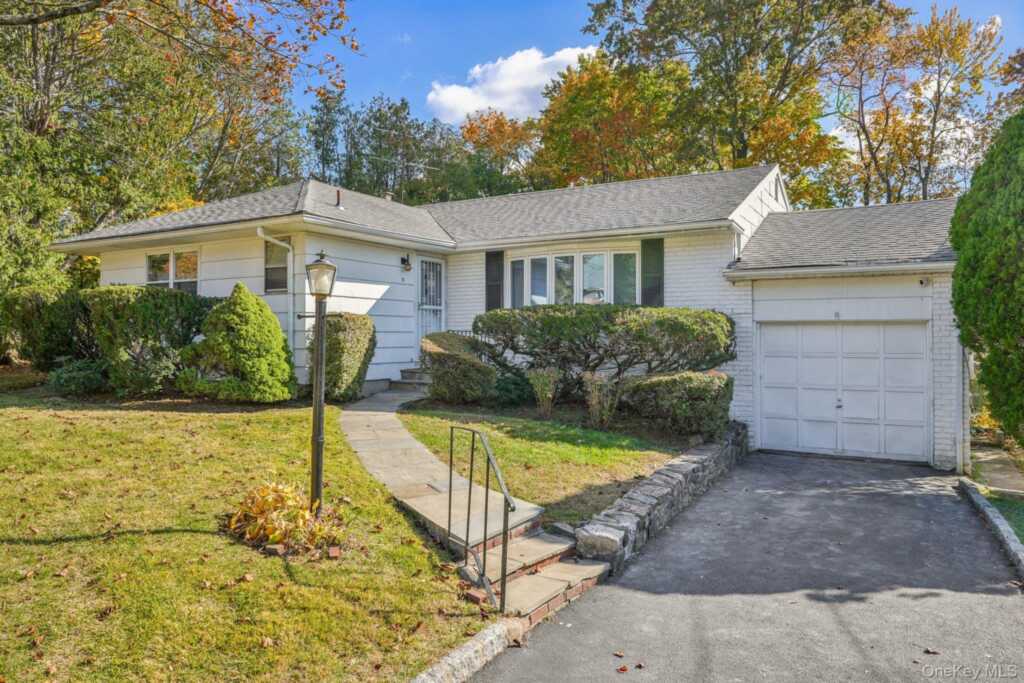 71 Dora Lane, New Rochelle, NY 10804