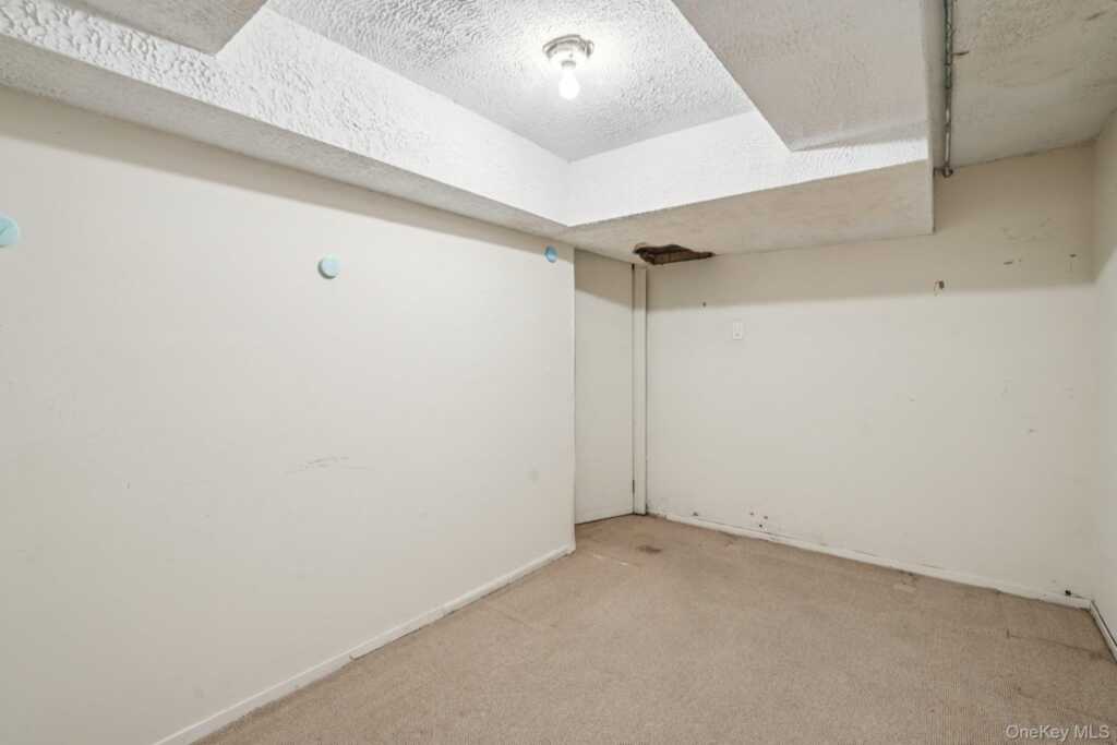 71 Dora Lane, New Rochelle, NY 10804 - Photo 22 of 41