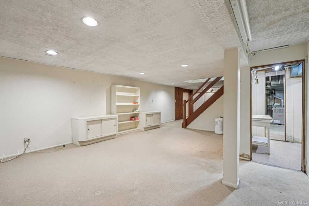 71 Dora Lane, New Rochelle, NY 10804 - Photo 23 of 41