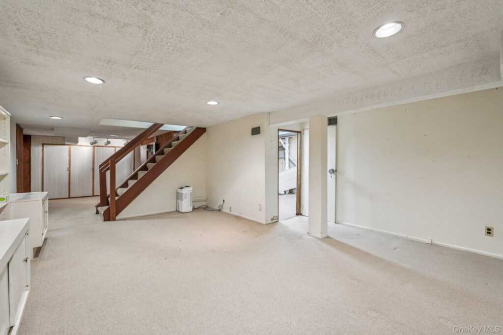 71 Dora Lane, New Rochelle, NY 10804 - Photo 24 of 41