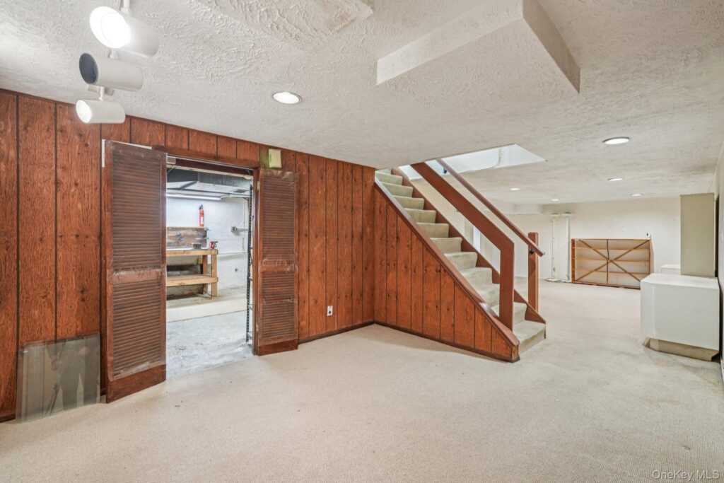 71 Dora Lane, New Rochelle, NY 10804 - Photo 26 of 41