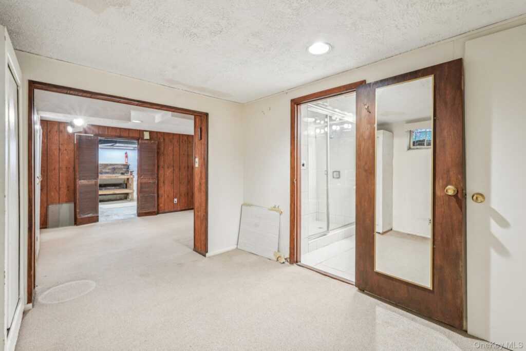 71 Dora Lane, New Rochelle, NY 10804 - Photo 28 of 41