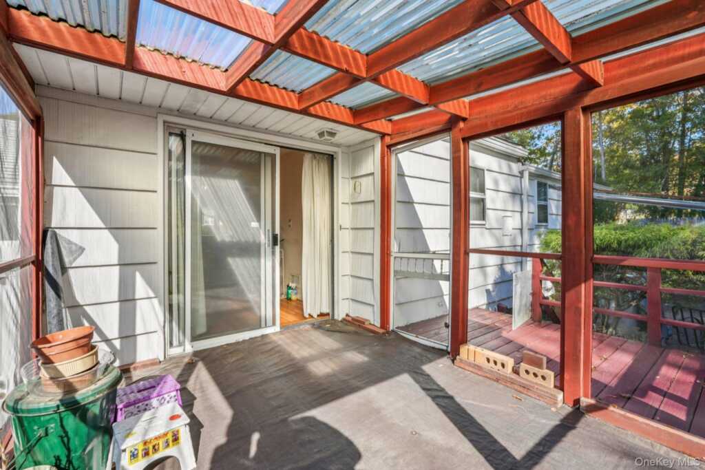 71 Dora Lane, New Rochelle, NY 10804 - Photo 31 of 41