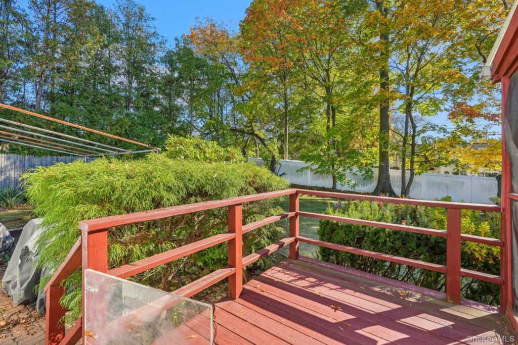 71 Dora Lane, New Rochelle, NY 10804 - Photo 34 of 41